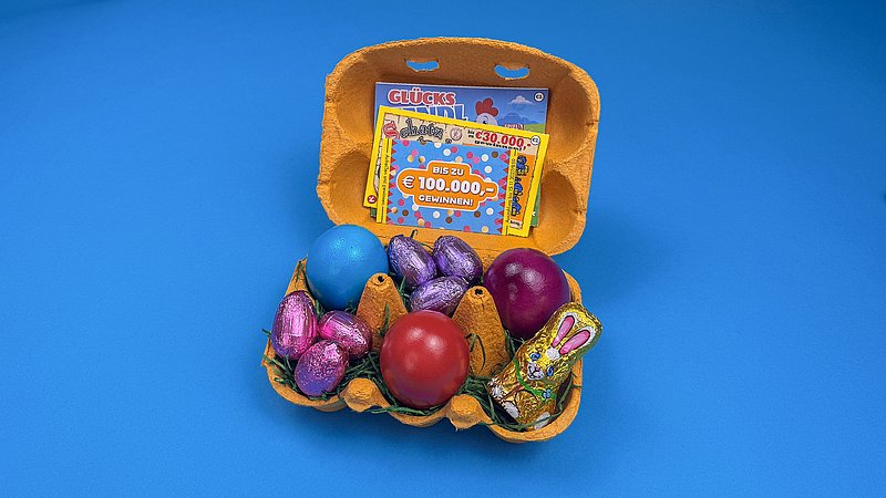 Ein Bild, dass die fertige Oster-Überraschung im Eierkarton mit Rubbellosen zeigt.